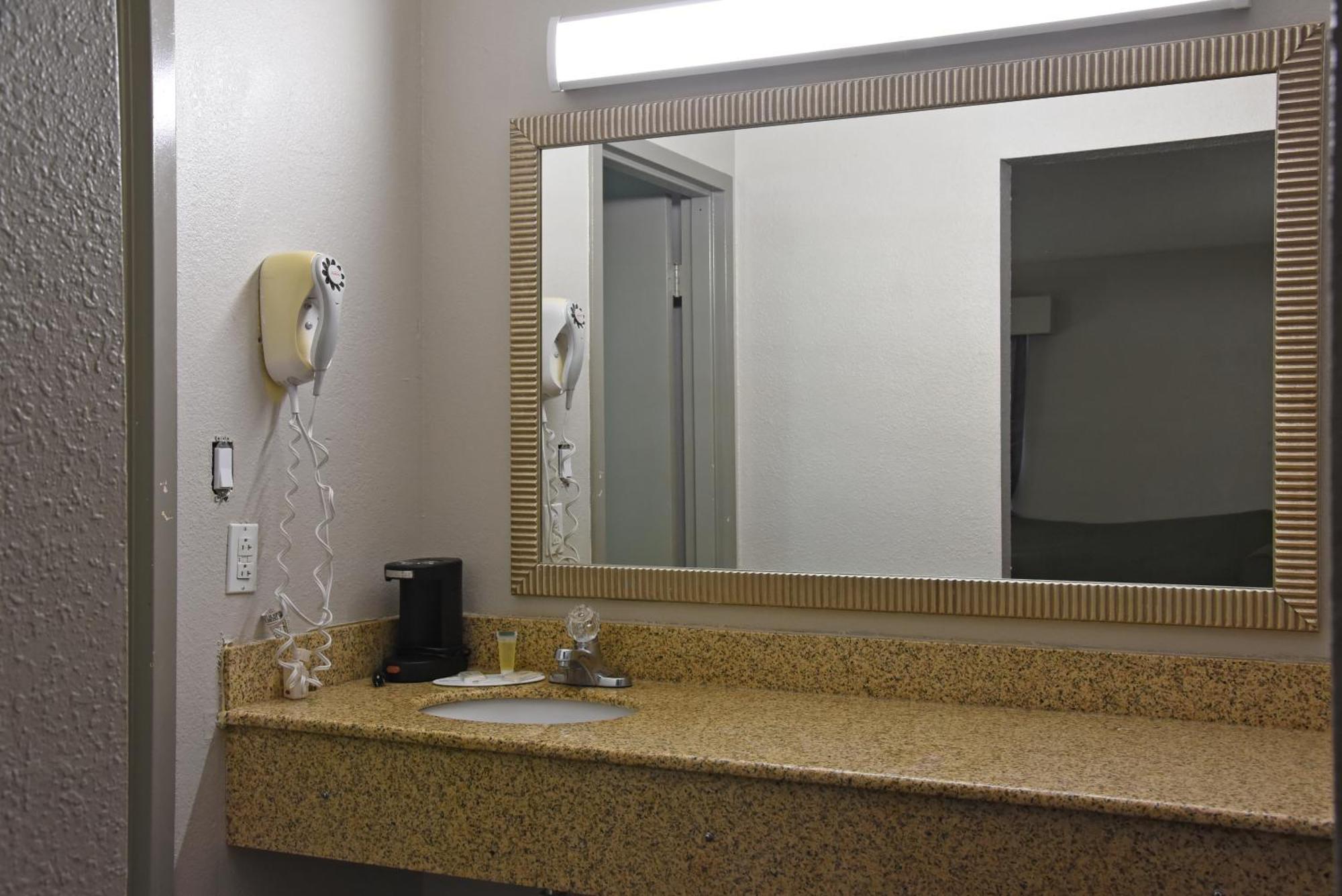 Days Inn By Wyndham Lebanon Esterno foto